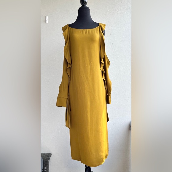 H&M | Ruffled Midi Dress - Picture 3 of 15